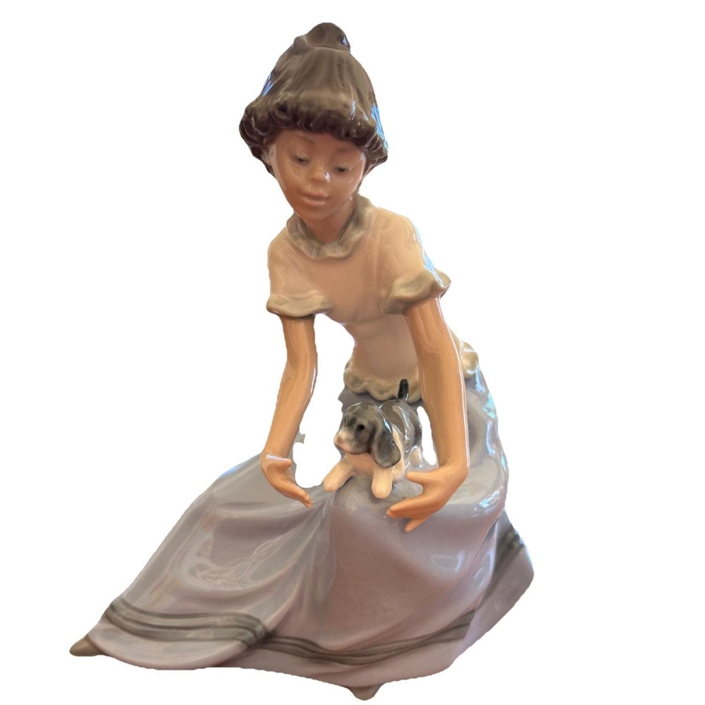 Vintage NAO Lladró Girl‎ With Puppy Porcelain Figurine Spain 1976